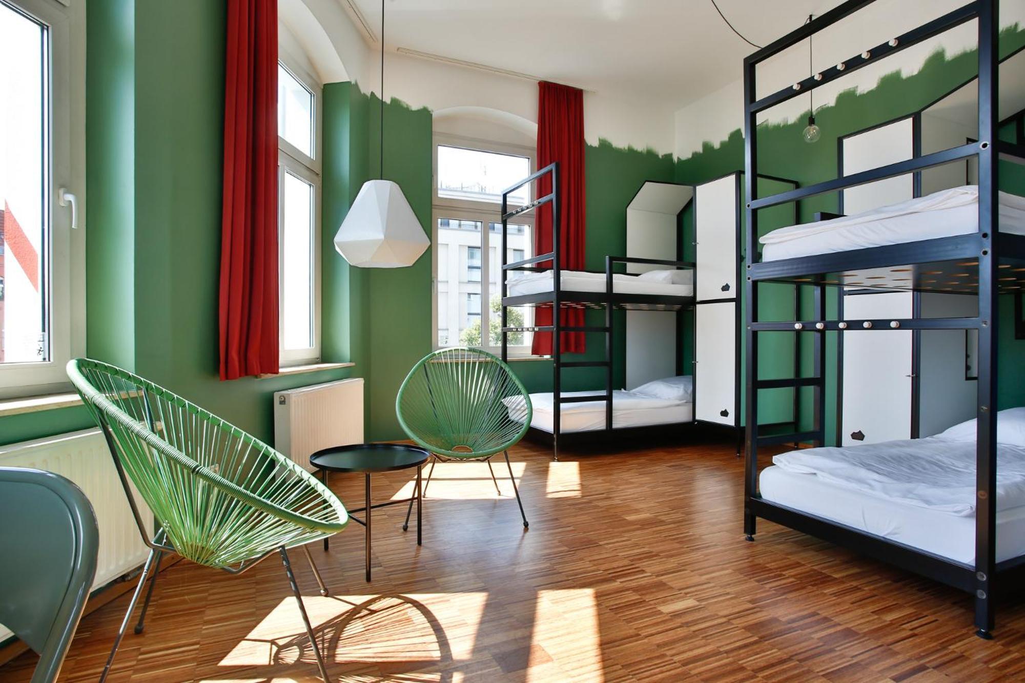 The Circus Hostel Берлин Екстериор снимка
