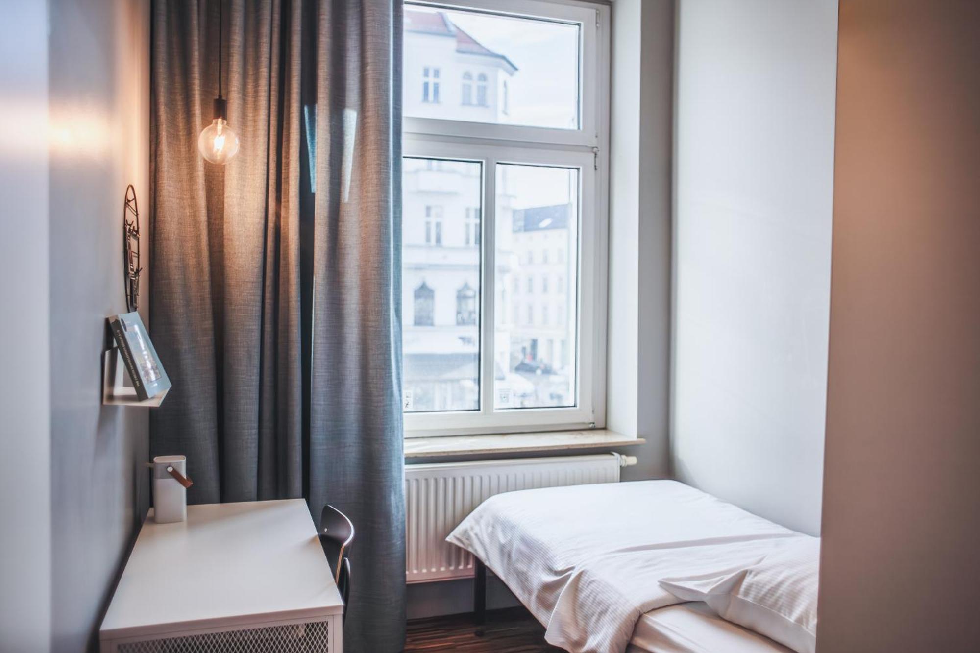 The Circus Hostel Берлин Екстериор снимка
