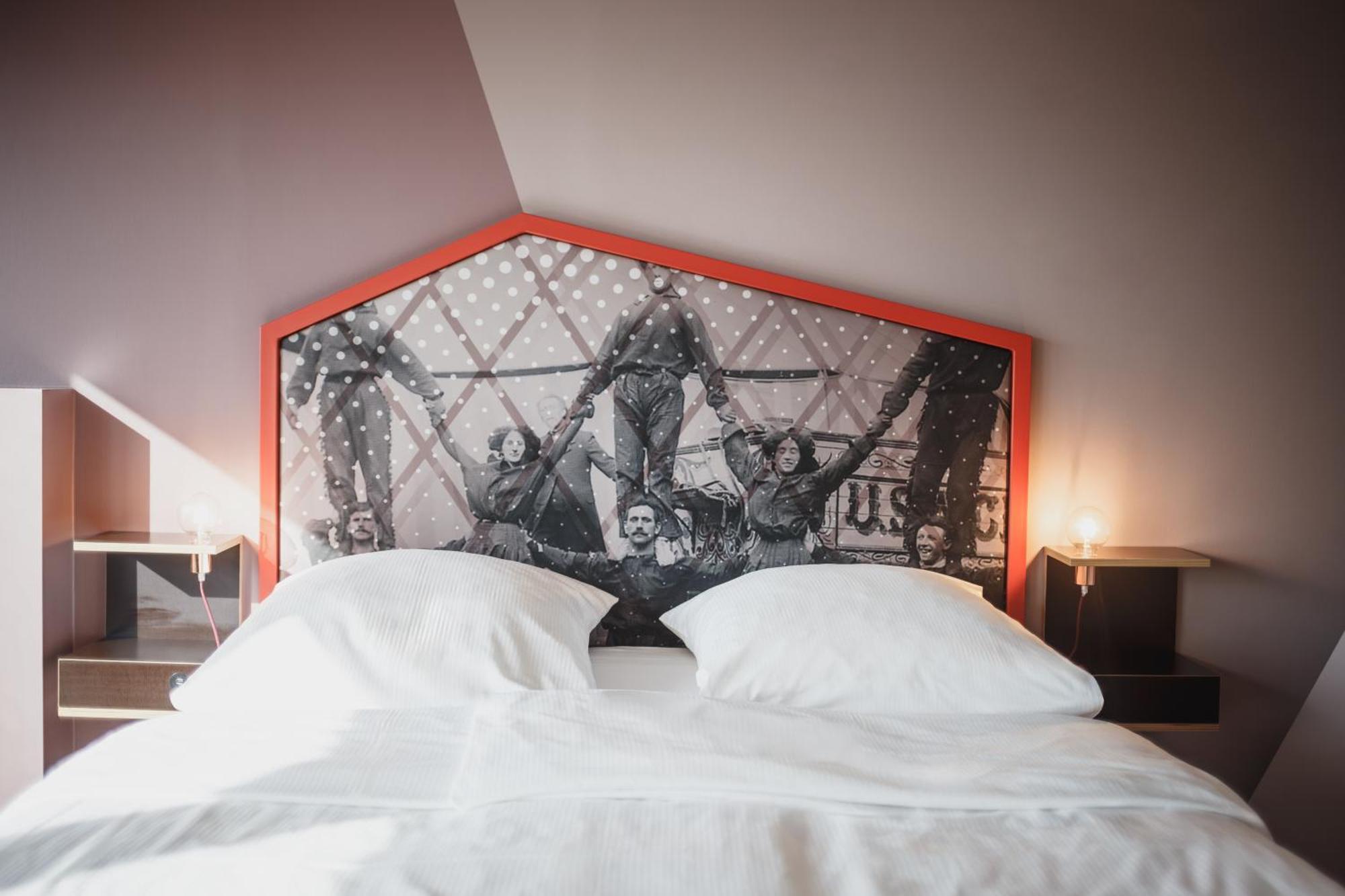 The Circus Hostel Берлин Екстериор снимка