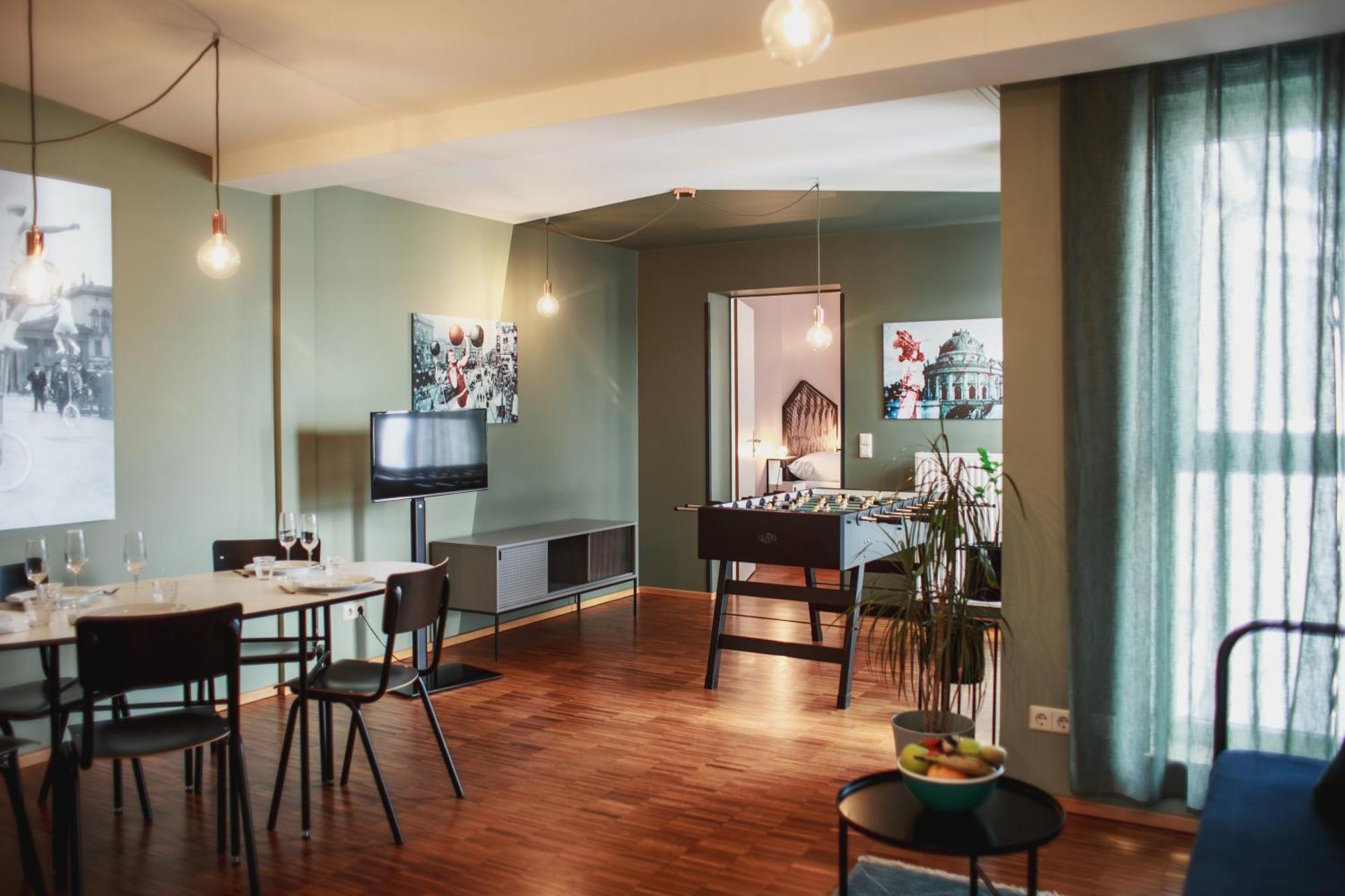 The Circus Hostel Берлин Екстериор снимка