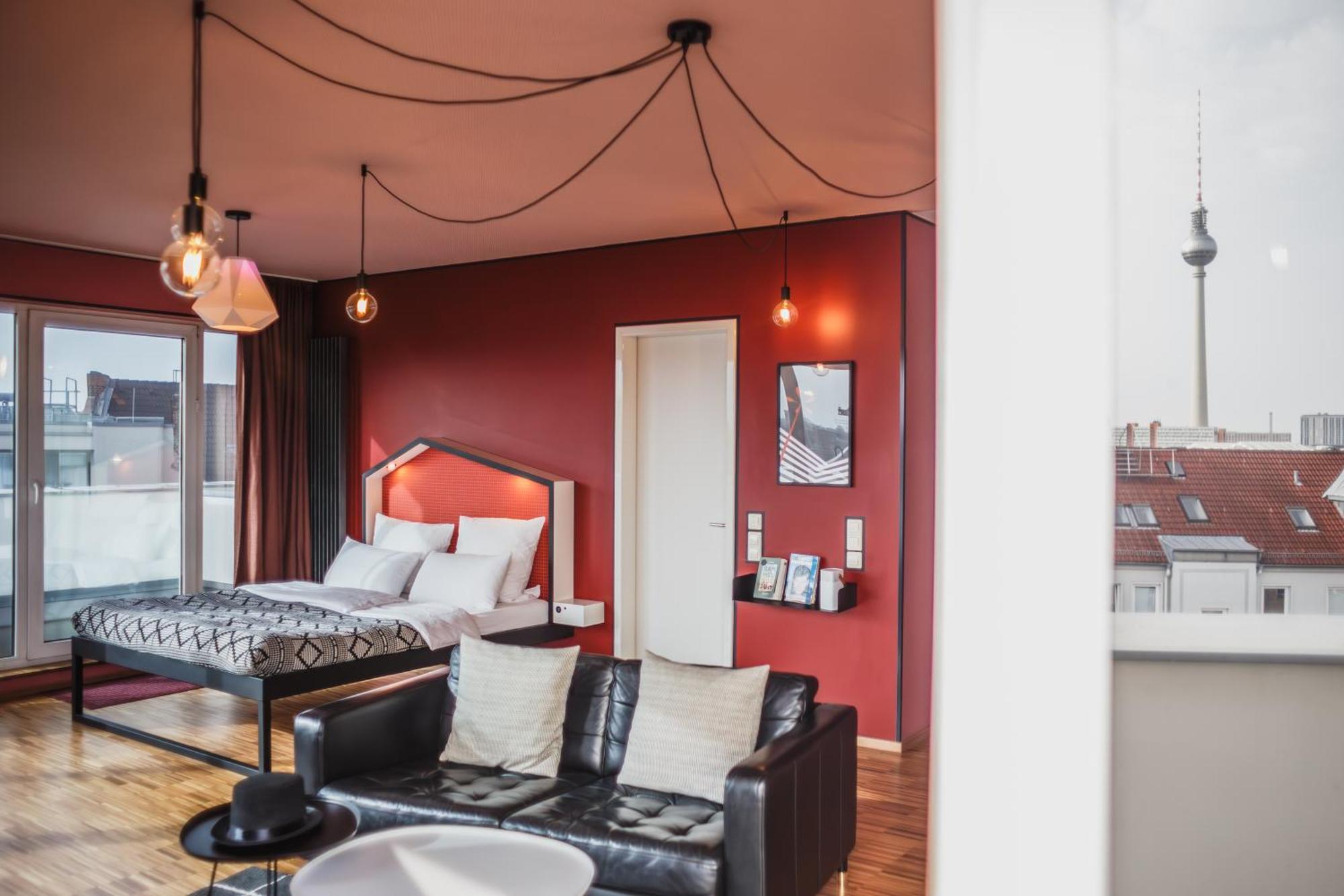The Circus Hostel Берлин Екстериор снимка
