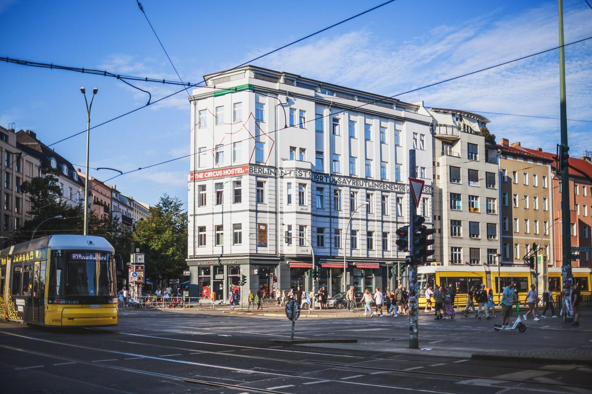 The Circus Hostel Берлин Екстериор снимка